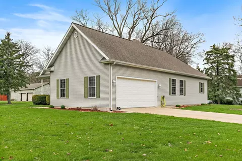 Exterior - 201 W Hardanger Gate, Lee, IL 60530 photo 7 of 8