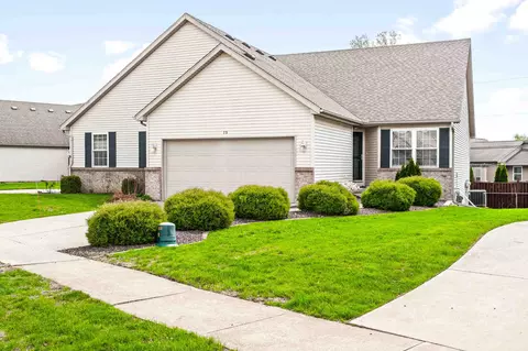 Exterior - 15 Ashling Ct, Bloomington, IL 61704 photo 2 of 5