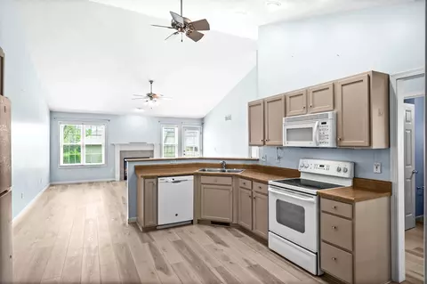Kitchen - 15 Ashling Ct, Bloomington, IL 61704 photo 2 of 2