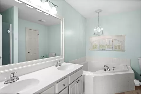 Bath - 15 Ashling Ct, Bloomington, IL 61704 photo 1 of 3