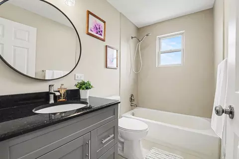 Bath - 5743 W 79th St, Burbank, IL 60459 photo 1 of 2