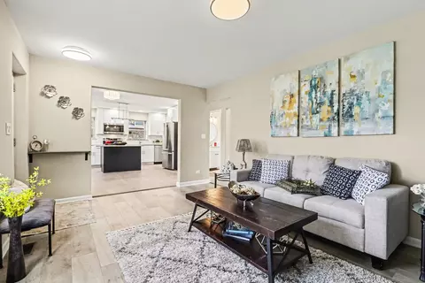 Living - 5743 W 79th St, Burbank, IL 60459 photo 3 of 3