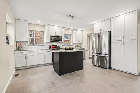Kitchen - 5743 W 79th St, Burbank, IL 60459 photo 1 of 3