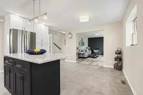 Kitchen - 5743 W 79th St, Burbank, IL 60459 photo 2 of 3