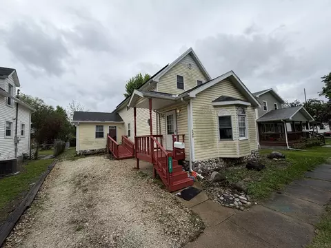 226 E Orleans St, Paxton, IL 60957
