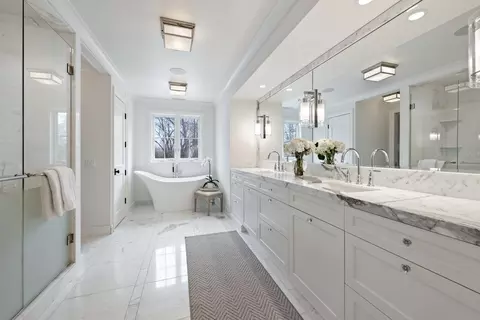 Bath - 800 Glenview Rd, Glenview, IL 60025 photo 3 of 10