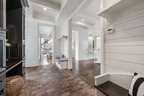 Entry Way - 800 Glenview Rd, Glenview, IL 60025 photo 12 of 19