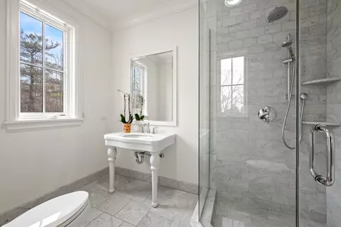 Bath - 800 Glenview Rd, Glenview, IL 60025 photo 7 of 10