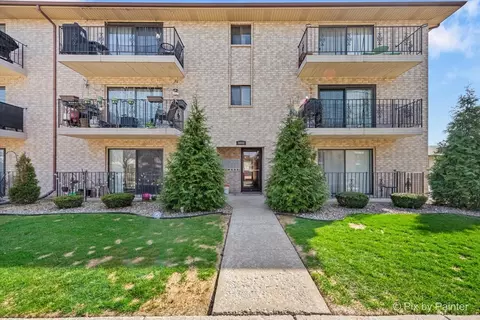 9800 Sayre Ave #1C, Chicago Ridge, IL 60415