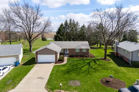 309 E Brownlie Ln, Long Grove, IA 52756