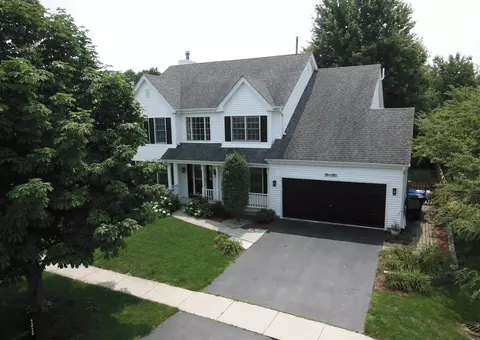 39 W585 Schoolhouse Ln, Geneva, IL 60134