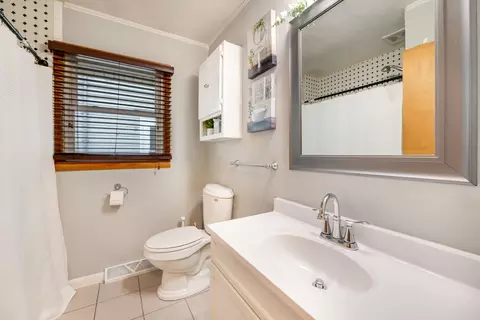 Bath - 1532 S 5th Ave, Kankakee, IL 60901 photo 1 of 1