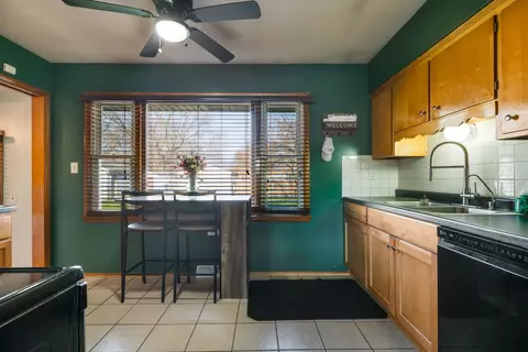 Kitchen - 1532 S 5th Ave, Kankakee, IL 60901 photo 1 of 4