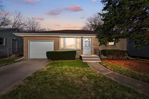 Exterior - 1532 S 5th Ave, Kankakee, IL 60901 photo 1 of 3