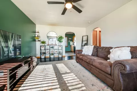 Living - 1532 S 5th Ave, Kankakee, IL 60901 photo 1 of 3