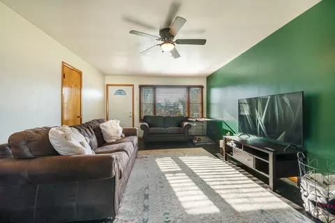 Living - 1532 S 5th Ave, Kankakee, IL 60901 photo 3 of 3
