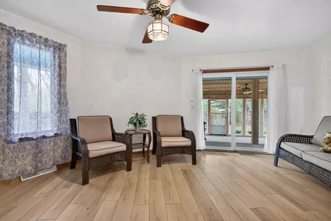 Living - 3420 Quail Ct, Morris, IL 60450 photo 5 of 6