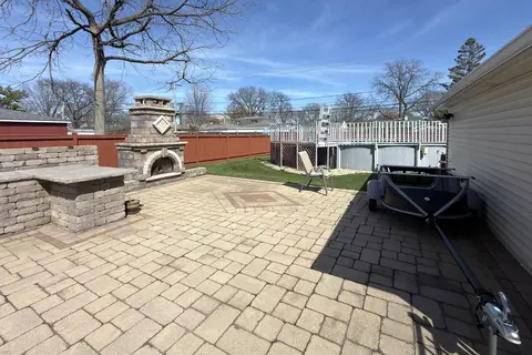 Exterior - 2808 Dove St, Rolling Meadows, IL 60008 photo 9 of 12