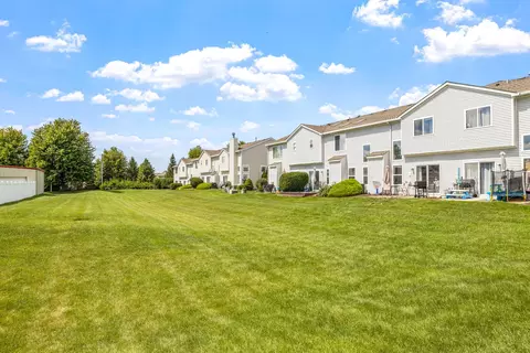 Exterior - 21543 Eich Dr, Crest Hill, IL 60403 photo 3 of 4