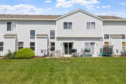 Exterior - 21543 Eich Dr, Crest Hill, IL 60403 photo 4 of 4