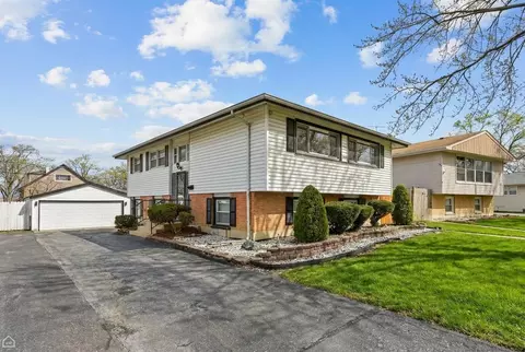 16948 Briargate Dr, Country Club Hills, IL 60478