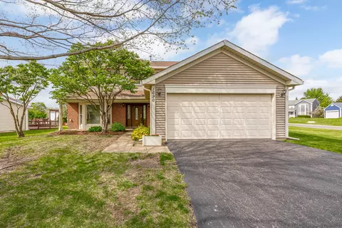 1690 Wildwood Ln, Hanover Park, IL 60133