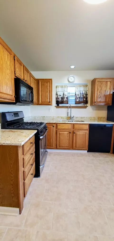 Kitchen - 1440 E 72nd St, Chicago, IL 60619 photo 1 of 4