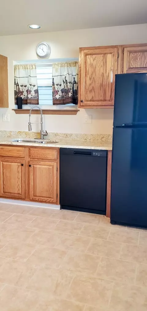 Kitchen - 1440 E 72nd St, Chicago, IL 60619 photo 4 of 4