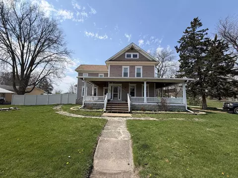 304 S Poplar St, Onarga, IL 60955