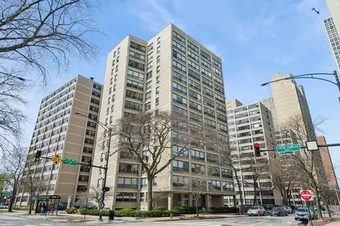 5050 S East End Ave #8D, Chicago, IL 60615