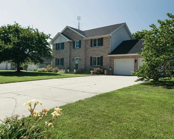45 Oak Ridge Dr, Lasalle, IL 61301