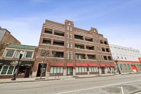 4420 N Clark St #302, Chicago, IL 60640