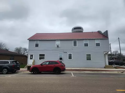 106 W Comanche Ave, Shabbona, IL 60550