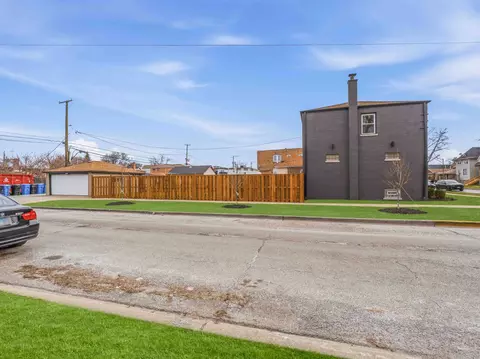 Exterior - 600 E 87th Pl, Chicago, IL 60619 photo 5 of 7