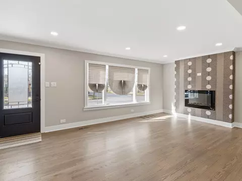 Living - 600 E 87th Pl, Chicago, IL 60619 photo 2 of 8
