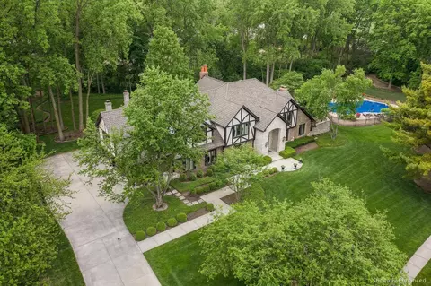 2455 Persimmon Dr, Saint Charles, IL 60174