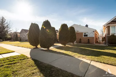 7828 Lotus Ave, Burbank, IL 60459