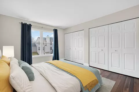Bedroom - 5285 Shotkoski Dr, Hoffman Estates, IL 60192 photo 3 of 5