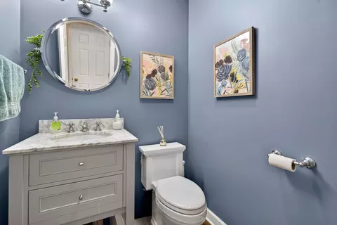 Bath - 5285 Shotkoski Dr, Hoffman Estates, IL 60192 photo 1 of 7