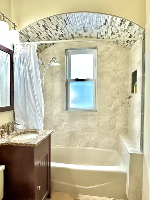 Bath - 3901 Custer Ave, Lyons, IL 60534 photo 1 of 3