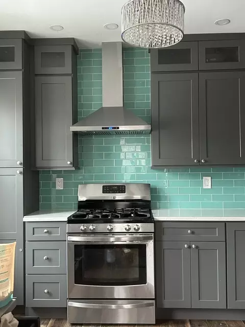 Kitchen - 3901 Custer Ave, Lyons, IL 60534 photo 2 of 2