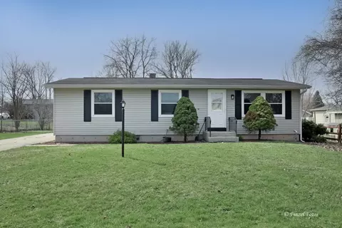 2411 W Lincoln Rd, Mchenry, IL 60051