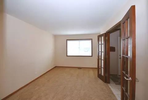 Living - 358 Thistle Dr, Bolingbrook, IL 60490 photo 3 of 3