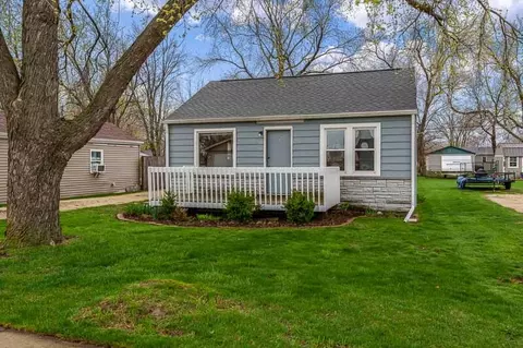 415 Pershing Ave, Machesney Park, IL 61115