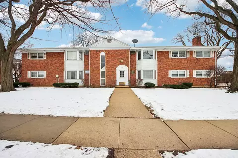 527 W Eastman St #2C, Arlington Heights, IL 60005