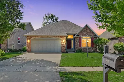 1913 Quail Run Dr, Mahomet, IL 61853