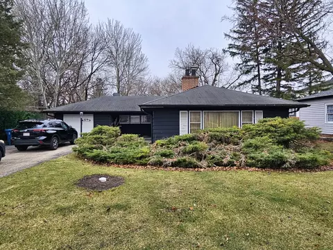 270 E Saint Charles Rd, Elmhurst, IL 60126 photo 3