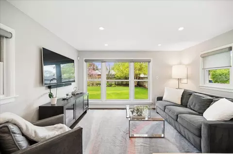 Living - 912 Hunter Rd, Wilmette, IL 60091 photo 7 of 7