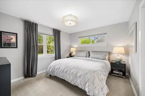 Bedroom - 912 Hunter Rd, Wilmette, IL 60091 photo 1 of 3