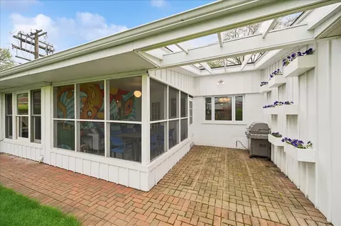 Exterior - 912 Hunter Rd, Wilmette, IL 60091 photo 6 of 9